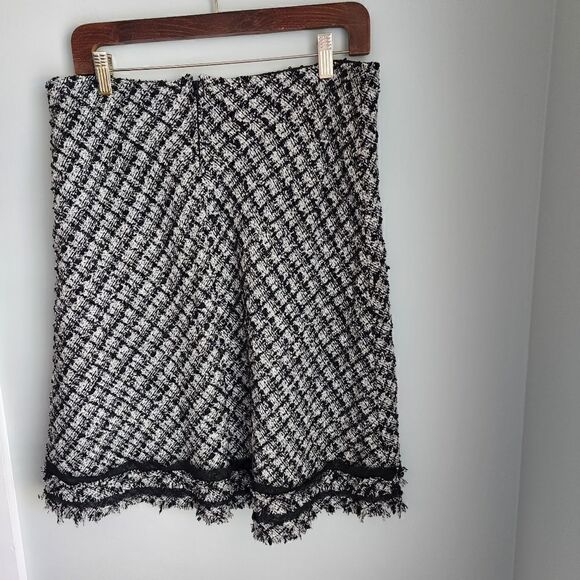 Event Black White Lined Back Zip Straight Midi Skirt Fringe Hem Size Large - Picture 3 of 5